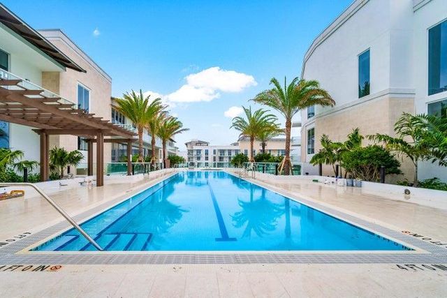 220 SE Mizner Boulevard 424, Boca Raton, FL 33432