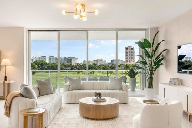 220 SE Mizner Boulevard 424, Boca Raton, FL 33432