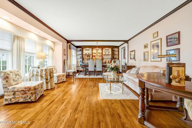 21 Meadowbrook Drive, Howell, NJ 07731