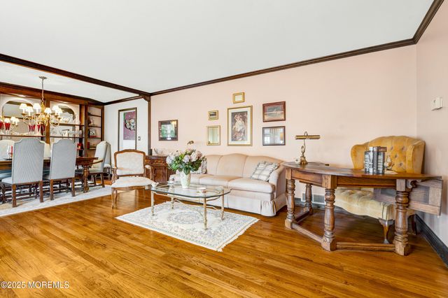 21 Meadowbrook Drive, Howell, NJ 07731