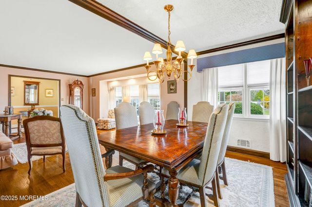 21 Meadowbrook Drive, Howell, NJ 07731