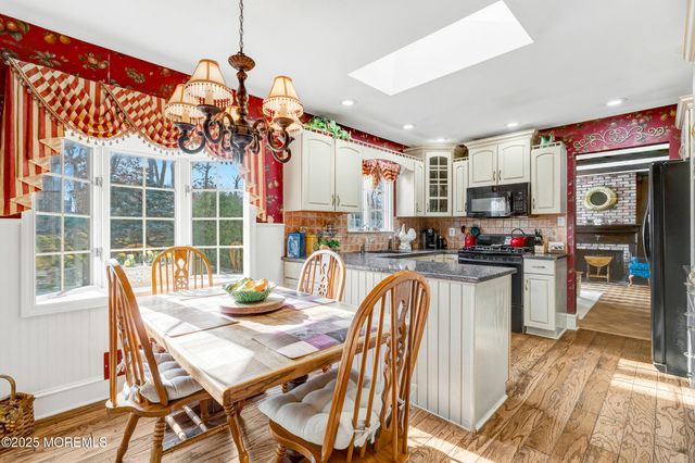 21 Meadowbrook Drive, Howell, NJ 07731