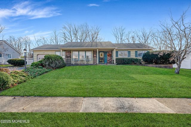 21 Meadowbrook Drive, Howell, NJ 07731