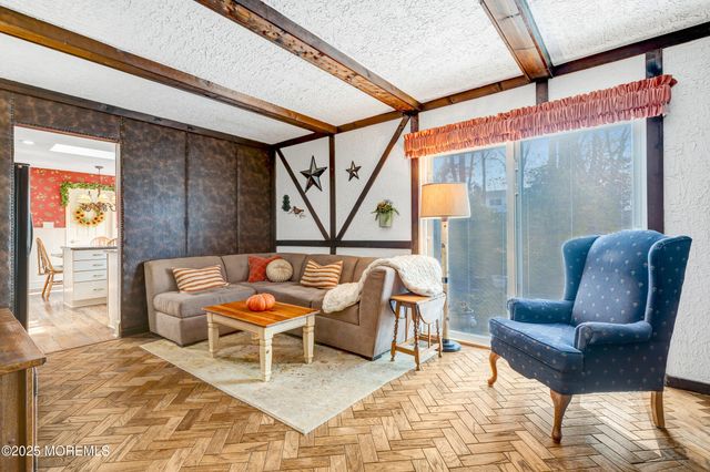 21 Meadowbrook Drive, Howell, NJ 07731