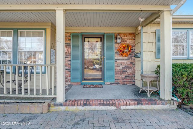 21 Meadowbrook Drive, Howell, NJ 07731