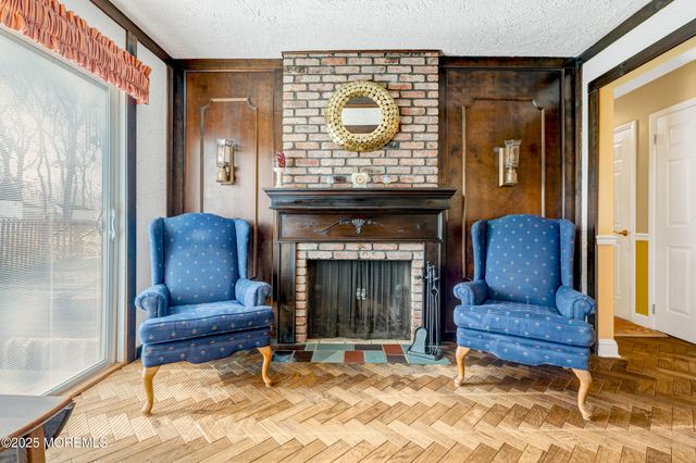 21 Meadowbrook Drive, Howell, NJ 07731