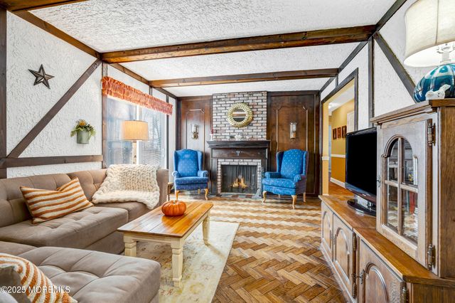 21 Meadowbrook Drive, Howell, NJ 07731