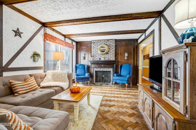 21 Meadowbrook Drive, Howell, NJ 07731