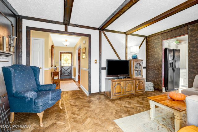 21 Meadowbrook Drive, Howell, NJ 07731