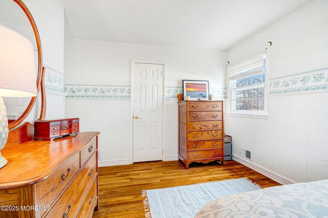 21 Meadowbrook Drive, Howell, NJ 07731