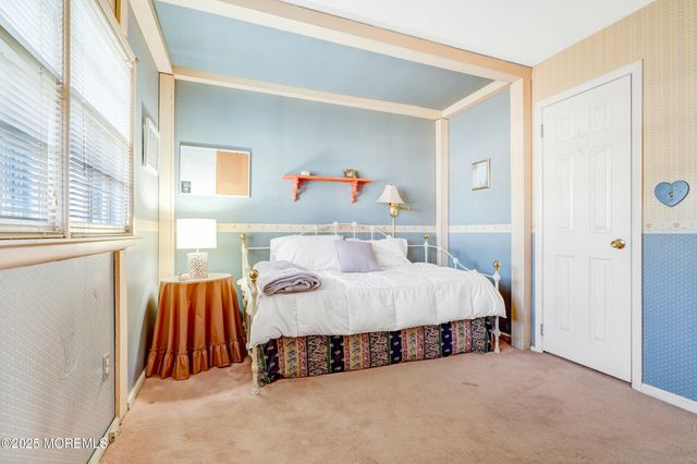 21 Meadowbrook Drive, Howell, NJ 07731