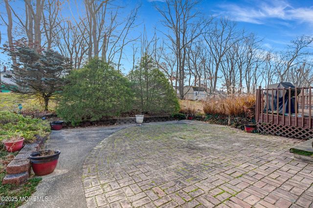 21 Meadowbrook Drive, Howell, NJ 07731