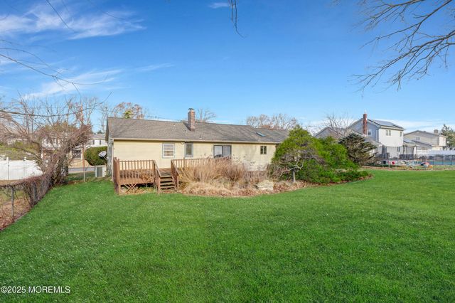 21 Meadowbrook Drive, Howell, NJ 07731