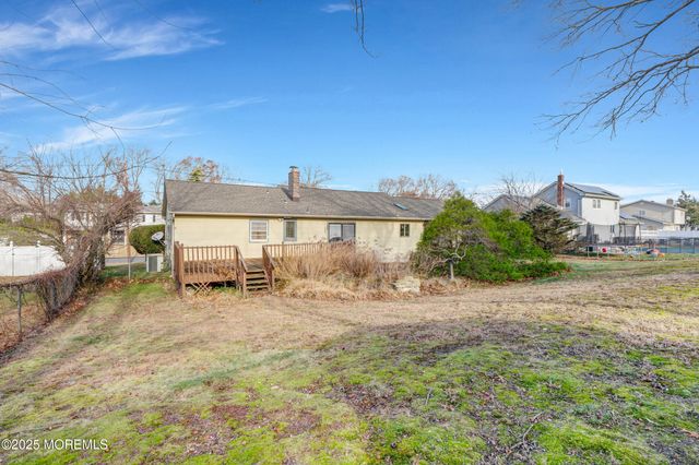 21 Meadowbrook Drive, Howell, NJ 07731