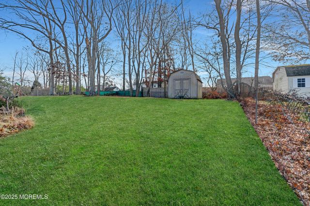 21 Meadowbrook Drive, Howell, NJ 07731