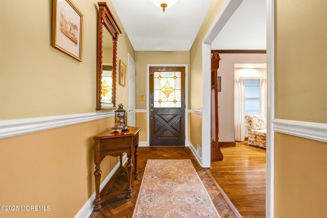 21 Meadowbrook Drive, Howell, NJ 07731