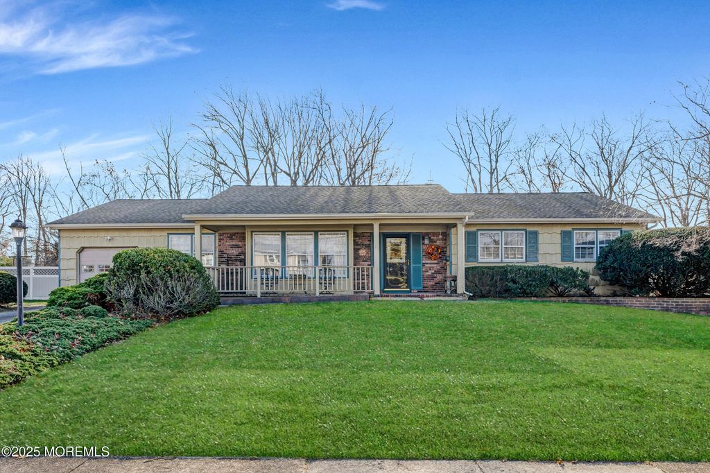 21 Meadowbrook Drive, Howell, NJ 07731