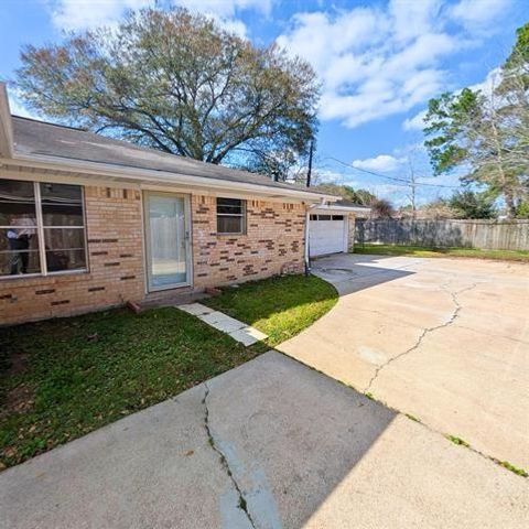 4080 Diane Drive, Beaumont, TX 77706