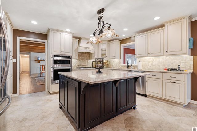 99 Merit RD, Mayfield, KY 42066