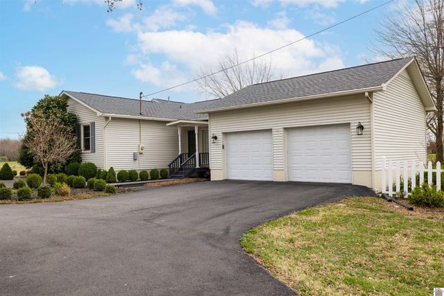 99 Merit RD, Mayfield, KY 42066