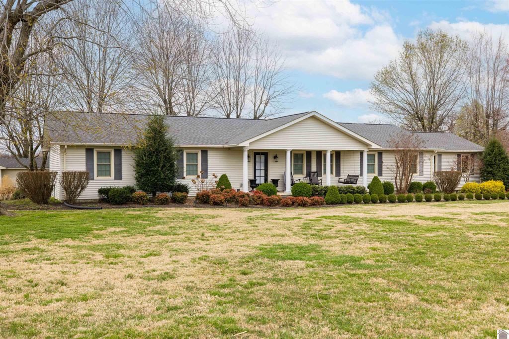 99 Merit RD, Mayfield, KY 42066