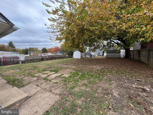 1504 OLD FARM RD, Wilmington, DE 19805