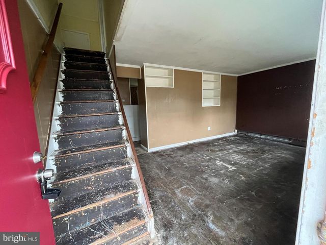 1504 OLD FARM RD, Wilmington, DE 19805