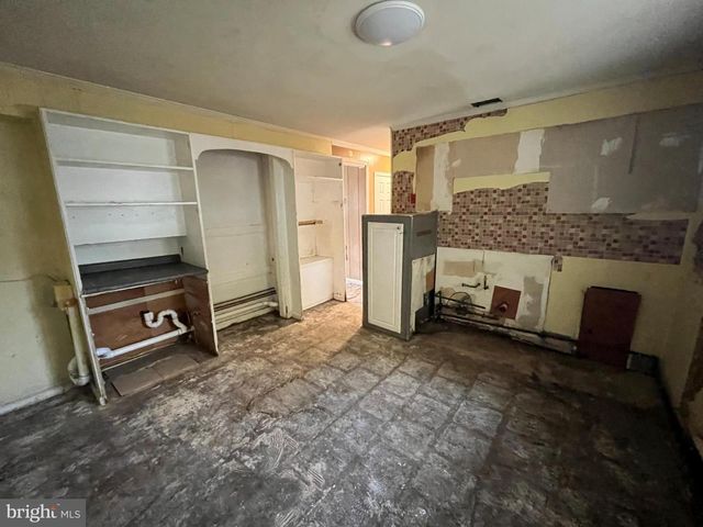 1504 OLD FARM RD, Wilmington, DE 19805