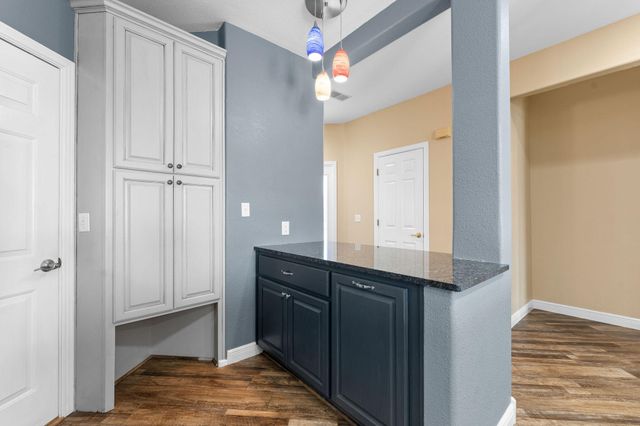 125 Villa Drive 2, Hollister, MO 65672