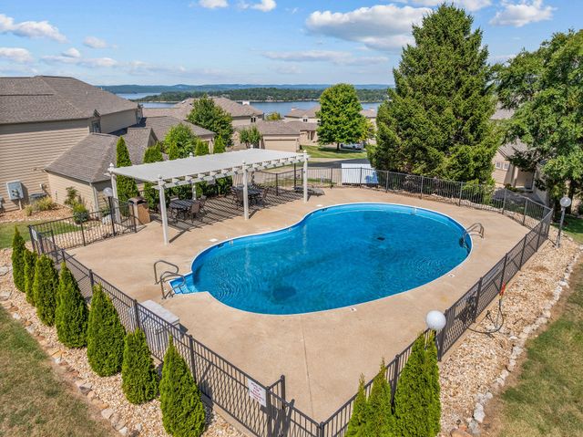 125 Villa Drive 2, Hollister, MO 65672