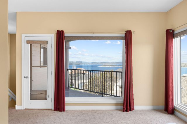 125 Villa Drive 2, Hollister, MO 65672