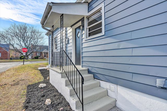 3203 Roundhill AVE, Roanoke, VA 24012