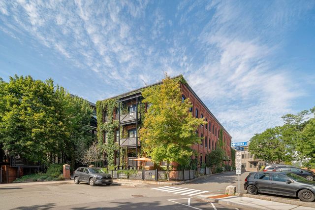 1 Tannery Brook Row 1A, Somerville, MA 02144
