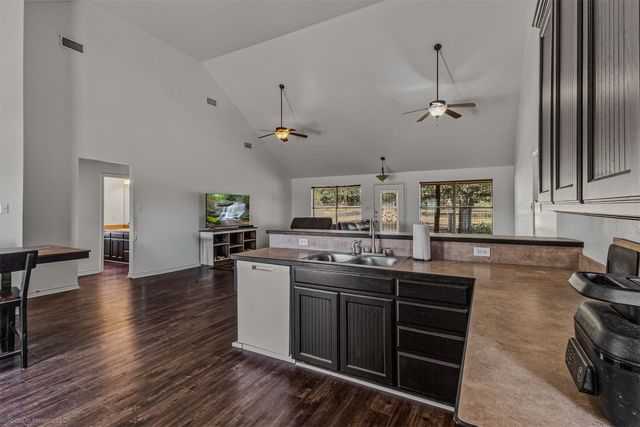 122 County Road 1380, Alvord, TX 76225