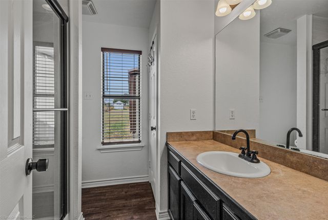 122 County Road 1380, Alvord, TX 76225