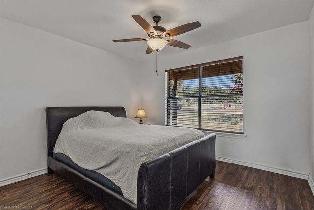 122 County Road 1380, Alvord, TX 76225