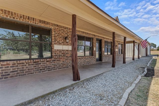 122 County Road 1380, Alvord, TX 76225