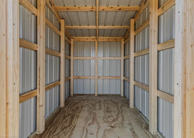 122 County Road 1380, Alvord, TX 76225