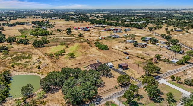122 County Road 1380, Alvord, TX 76225