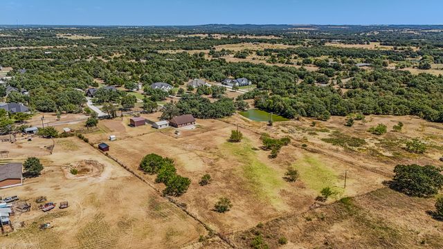 122 County Road 1380, Alvord, TX 76225