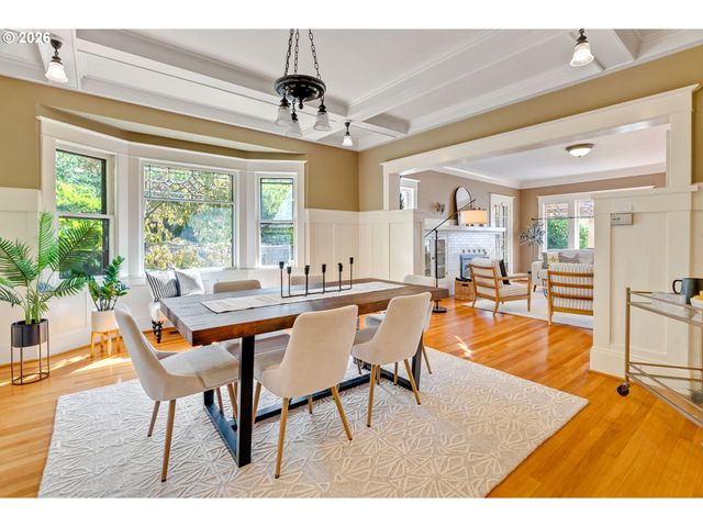 5131 Se MADISON St, Portland, OR 97215