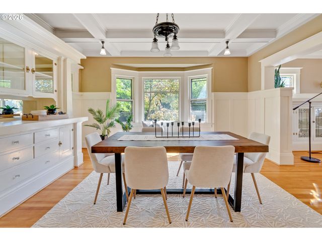 5131 Se MADISON St, Portland, OR 97215