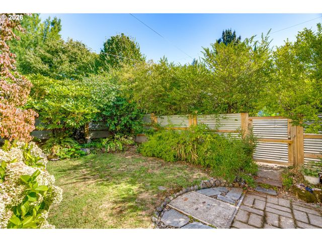 5131 Se MADISON St, Portland, OR 97215