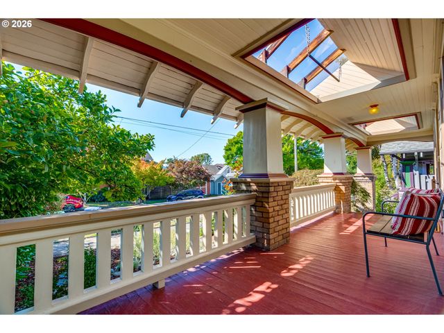 5131 Se MADISON St, Portland, OR 97215