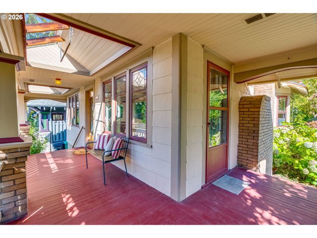 5131 Se MADISON St, Portland, OR 97215