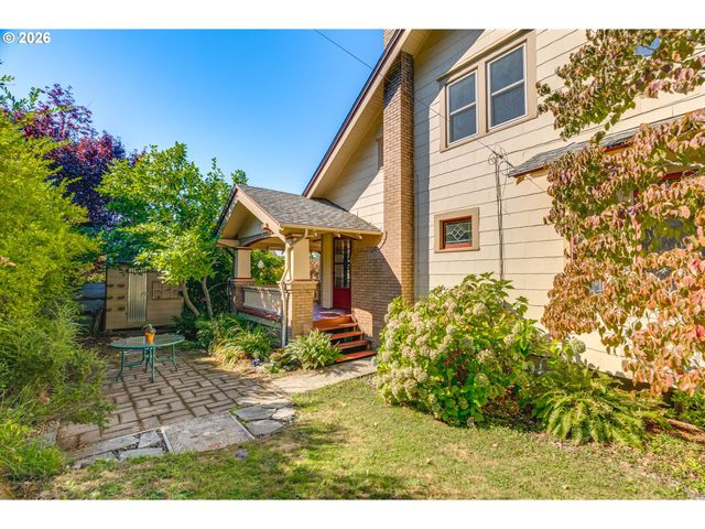 5131 Se MADISON St, Portland, OR 97215