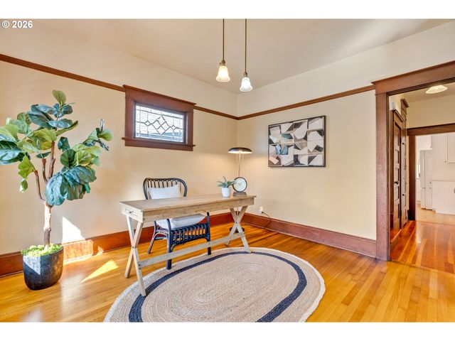 5131 Se MADISON St, Portland, OR 97215