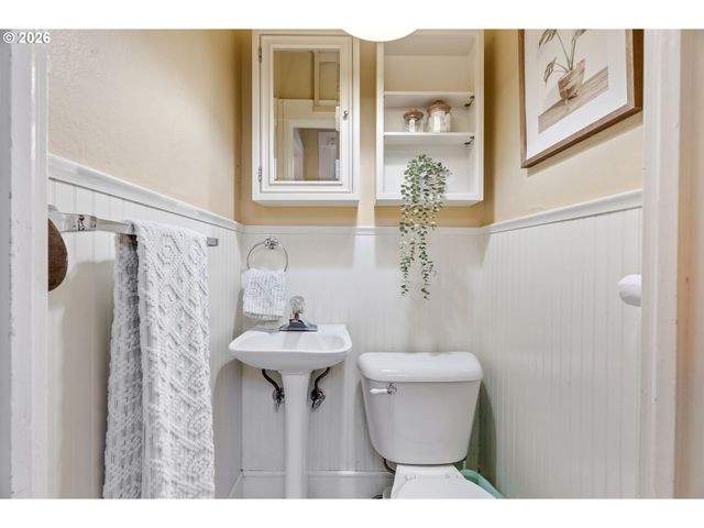 5131 Se MADISON St, Portland, OR 97215