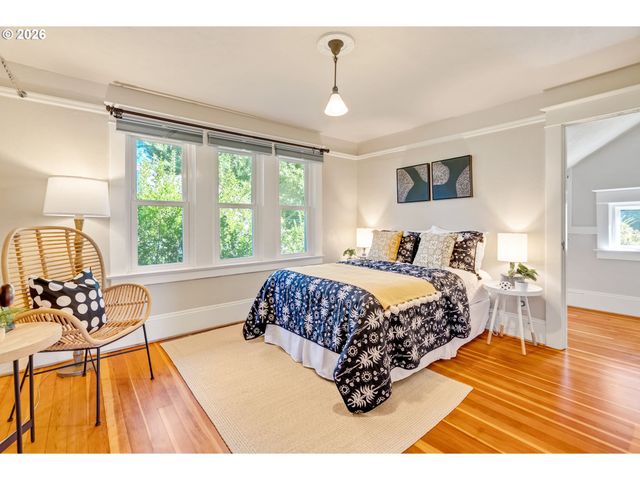 5131 Se MADISON St, Portland, OR 97215