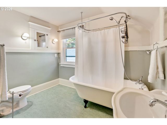 5131 Se MADISON St, Portland, OR 97215